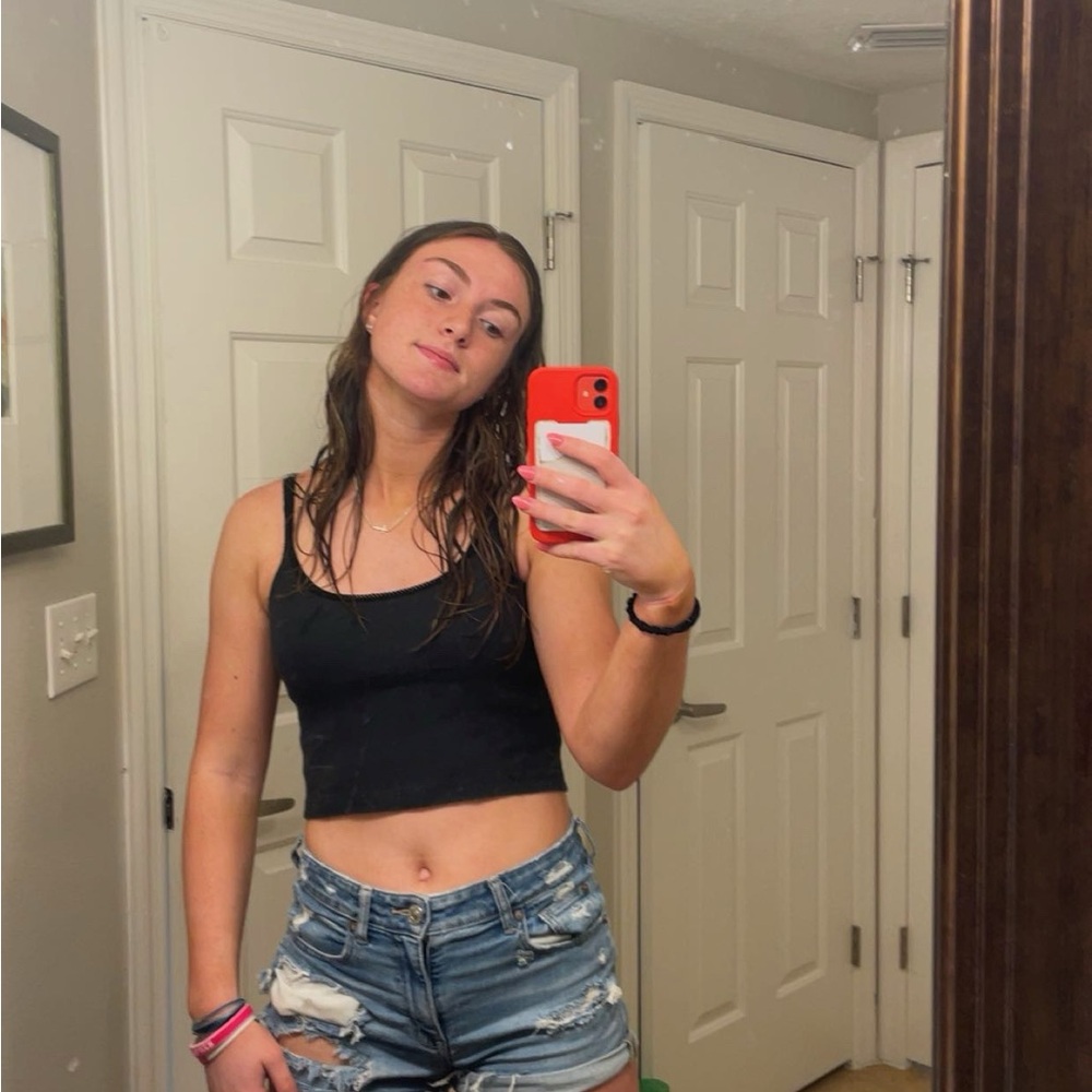 Meet your Posher, Nora